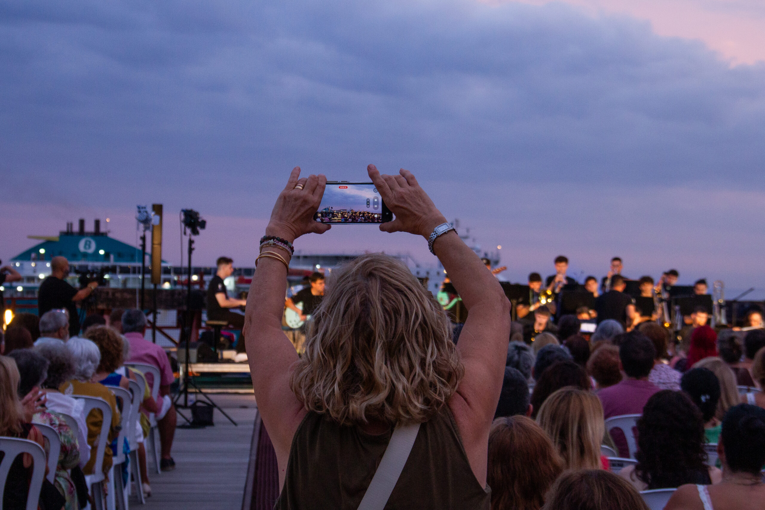 Conciertos a la Puesta del Sol – Bigbandarax