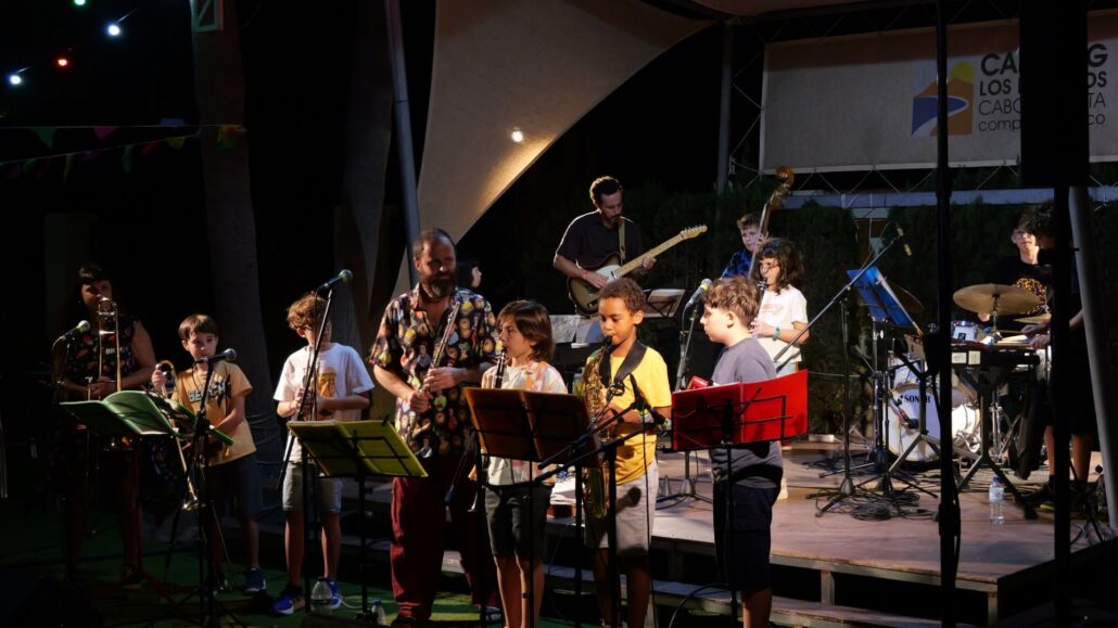 Pequeños seres despreciables – PORT OF SPAIN