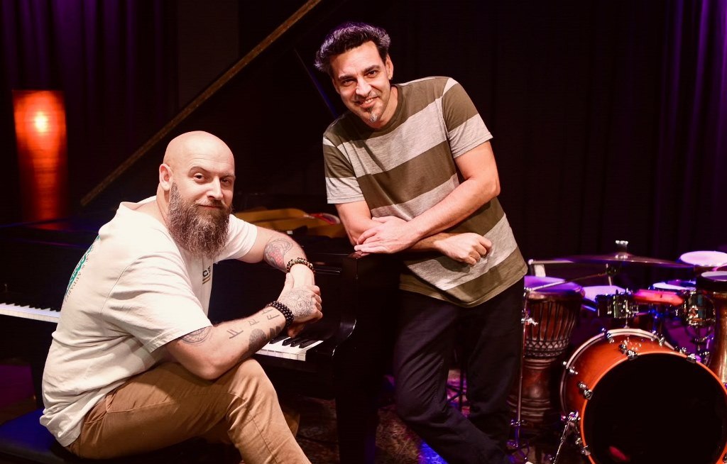Javi Ruibal & Óscar Álvarez Rifbjerg, Luz: diálogo para 8 mujeres a tempo de ritmo y armonía
